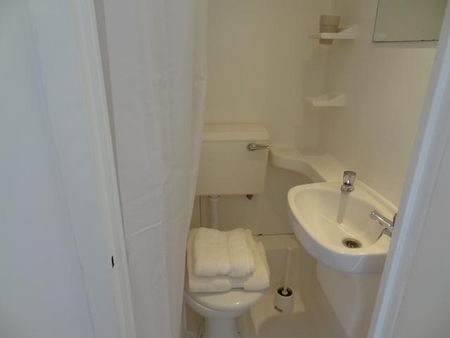Flat 316 Fulham Palace Road, Fulham W6 9HH - Photo 4