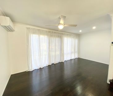 3 Bedroom Townhouse in Great Location! - Photo 1