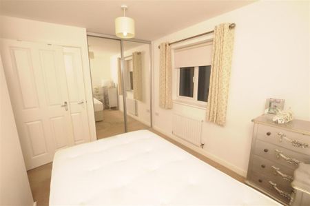 2 bedroom terraced house to rent - Photo 4
