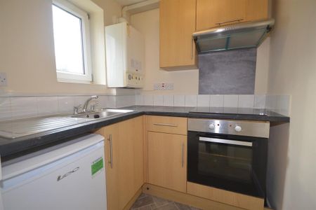 Studio to rent - Photo 2