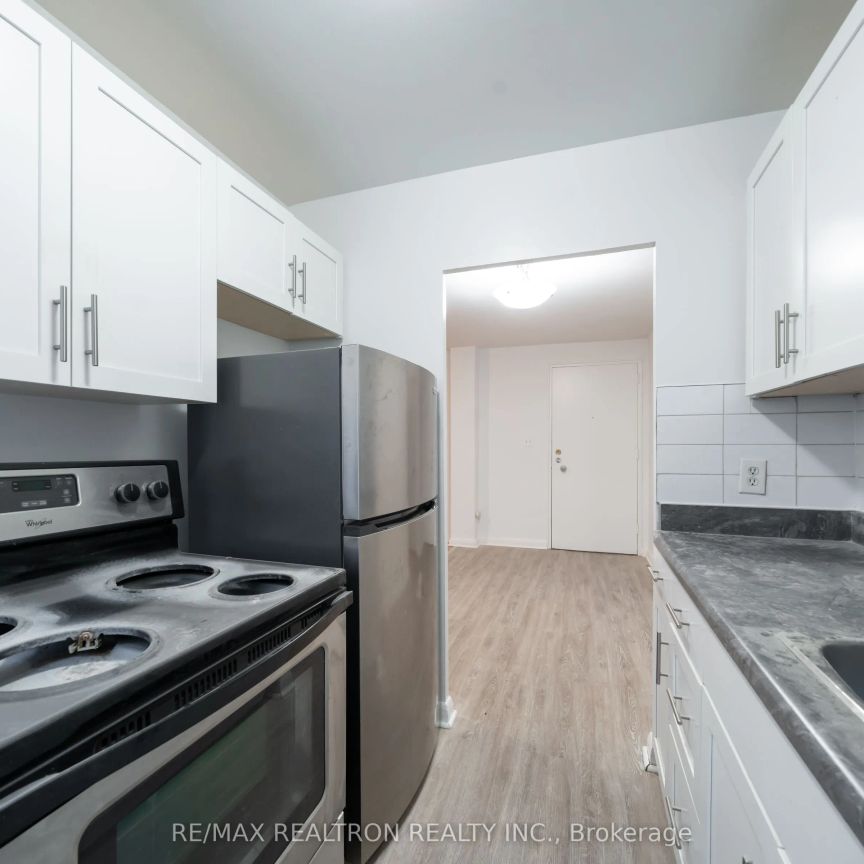 77 Erskine Avenue #M7 - Photo 1