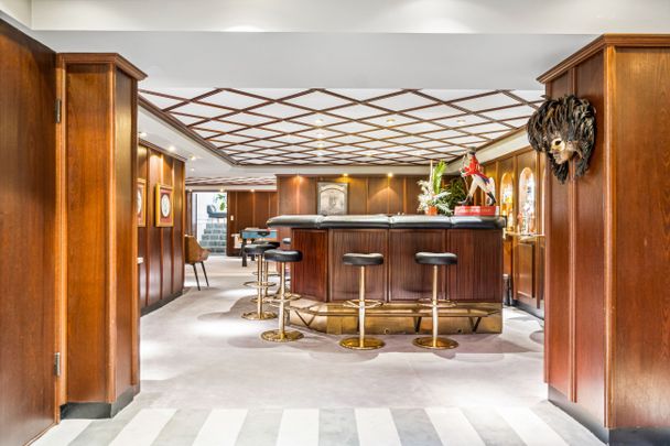 Gennem søjler til hotelfornemmelser og Storkens landsted - Foto 1