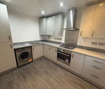 4 bedroom semi-detached house to rent - Photo 3