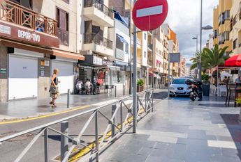 ALQUILER TEMPORAL EN LOS CRISTIANOS. DISPONIBLE ÚNICAMENTE LOS MESES DE MARZO A SEPTIEMBRE – 0067-03995