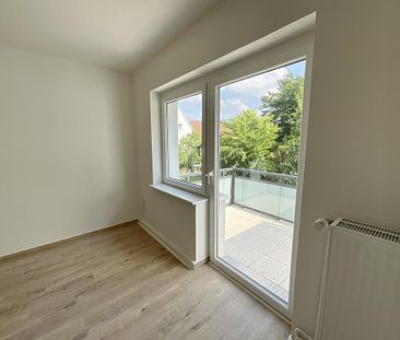 Balkon und Tageslichtbad: renovierte 3-Zimmer-Wohnung frei! - Photo 1