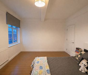 Room in a Shared Flat, Bolton Crescent, SE5 - Photo 1