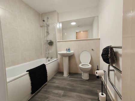 2 Bed Flat, Quantum, M1 - Photo 2