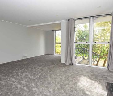 3 bedroom home - Recently Renovated - Photo 1