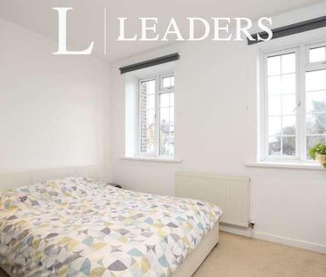 Vale Lodge, Perry Vale, SE23 - Photo 3