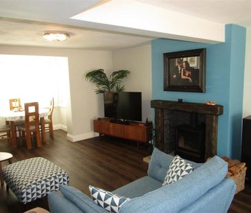 4 bedroom end of terrace house to rent - Photo 3