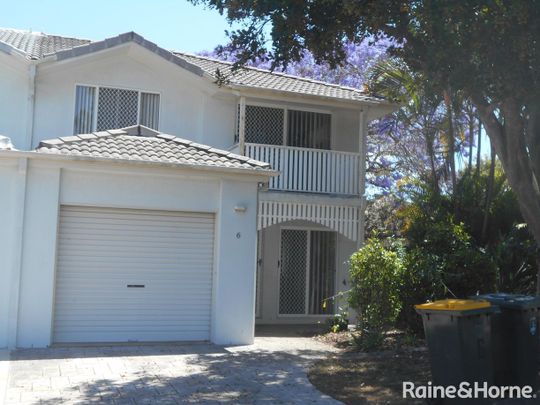 Walking Distance to Warrigal Rd School & Warrigal Square Shopping Centre - Photo 1