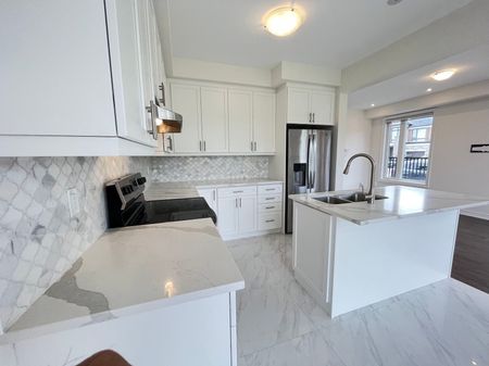 For Lease - 24 Stubbs Lane, Aurora, Ontario - Photo 2