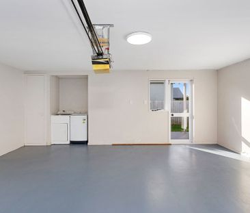 3 Bedroom Warm, Sunny Townhouse - Photo 5