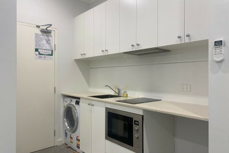 Available 27 November - Photo 3