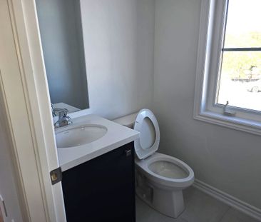 For Lease - 5959 Saigon Street, Mississauga, Ontario - Photo 3