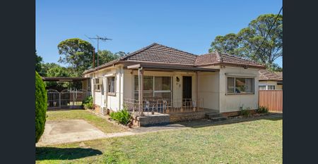 Comfortable Family Living in a Prime Location - Photo 3