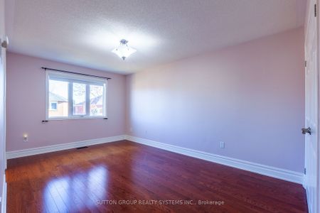 Detached Home For Lease | W8124762 - Photo 4