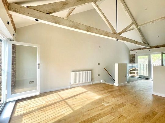 Bulbourne Yard - Photo 1