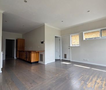 Charming Victorian Character Meets Modern Comfort in the Heart of Kew - Photo 6