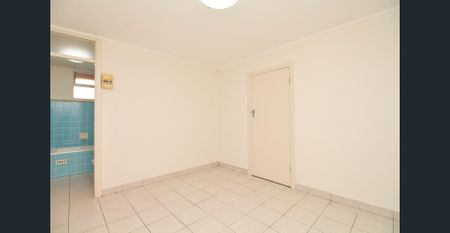 UNBEATABLE PRICE, WALK TO STATION! - Photo 2