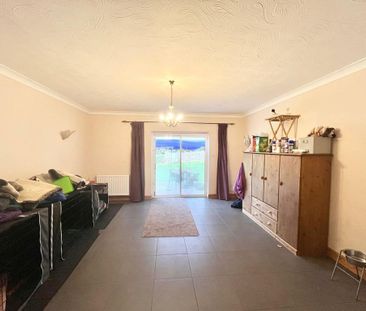 6 bedroom detached house to rent - Photo 2