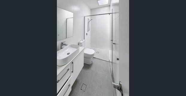 Near Completion 2-Storey Townhouse For Rent Modbury! - Photo 1