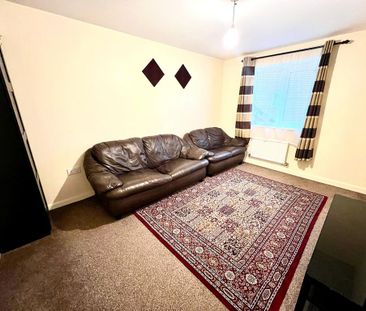 4 bedroom semi-detached house to rent - Photo 3