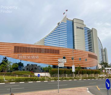 Spacious 5BR Villa | Private Pool | Luxury Living - Photo 5