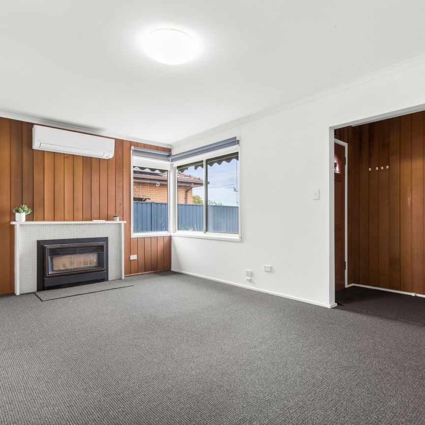 Spacious 4-Bedroom Home with Modern Amenities in Lalor - Photo 1