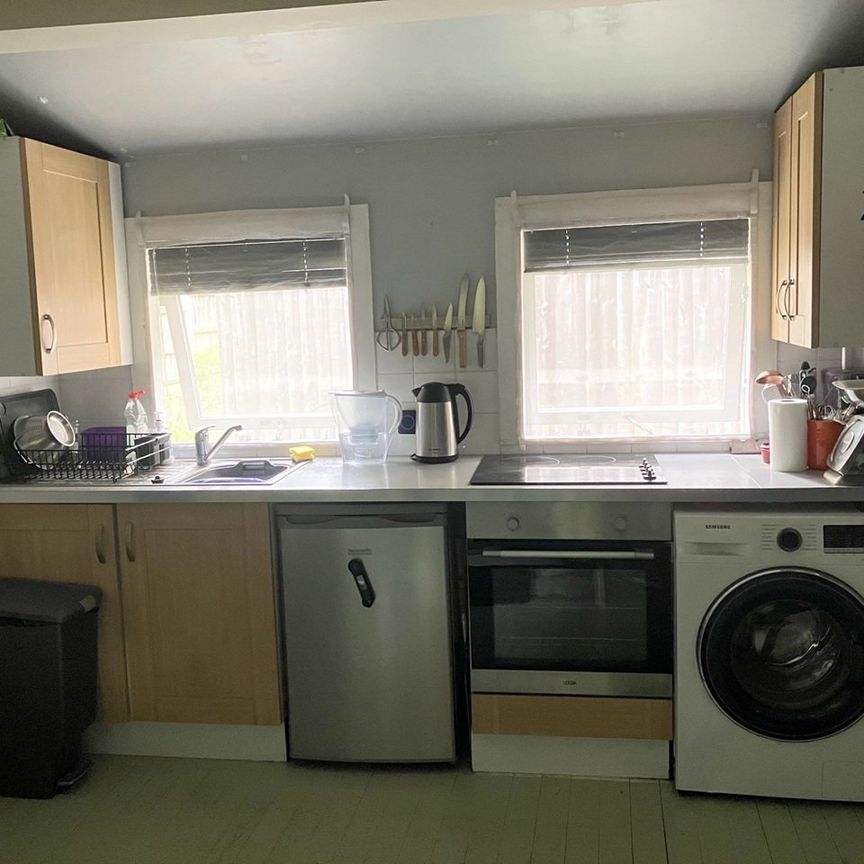 Studio Flat, London, SE19 - Photo 1