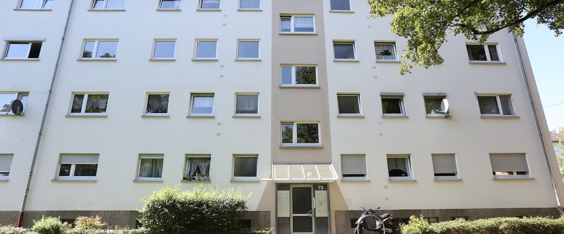 Helle Etagenwohnung ohne Aufzug im 3. OG - Foto 1