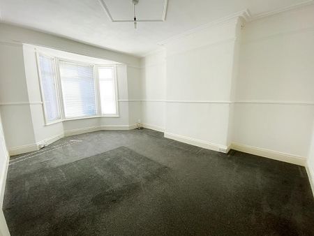 3 bedroom apartment to rent - Photo 4
