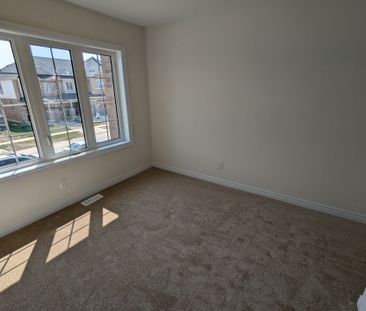 For Lease - 203 BROADACRE Drive, Kitchener, Ontario - Photo 3