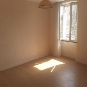 Location Maison 4 pièces 61m² RUELLE SUR TOUVRE 16600 - Photo 3