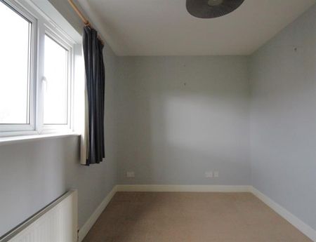 3 Bedroom End Terrace To Let - Photo 4