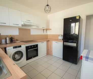 Location Appartement 4 pièces 82m² ST DENIS 97400 - Photo 1