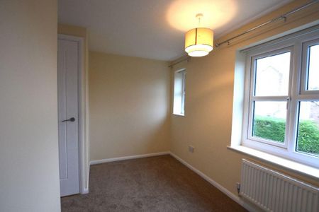 2 bedroom semi-detached house to rent - Photo 4