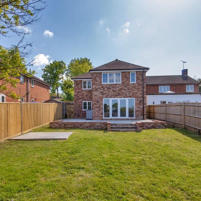 4 bedroom detached house to rent - Photo 1