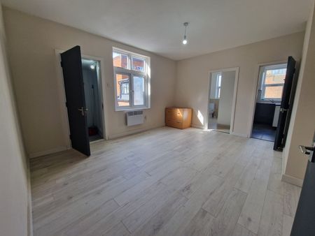 3 Bed Flat, Cardigan Street, LU1 - Photo 2