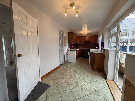 3 bedroom semi-detached house to rent - Photo 1