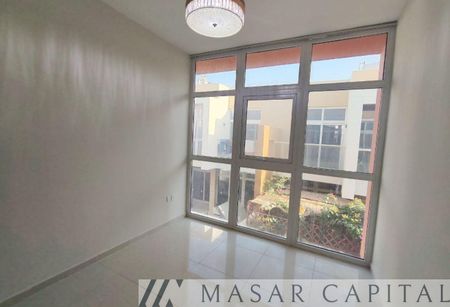 Bright 3BR Townhouse | Community View - Photo 4