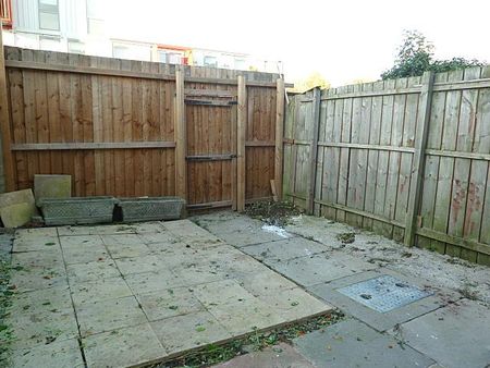 2 bedroom terraced house to rent - Photo 3