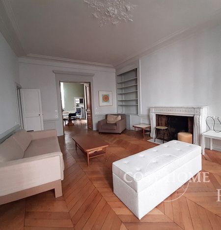 Appartement • Les Halles - Photo 2