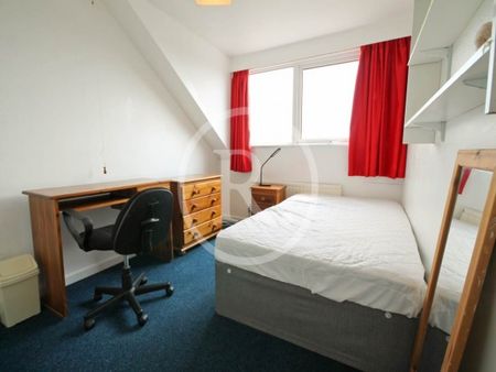 1 Bed - Rhoshendre, Waun Fawr, Aberystwyth - Photo 3