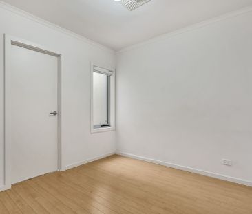 Beautiful Townhouse Overlooking Park! - Photo 3