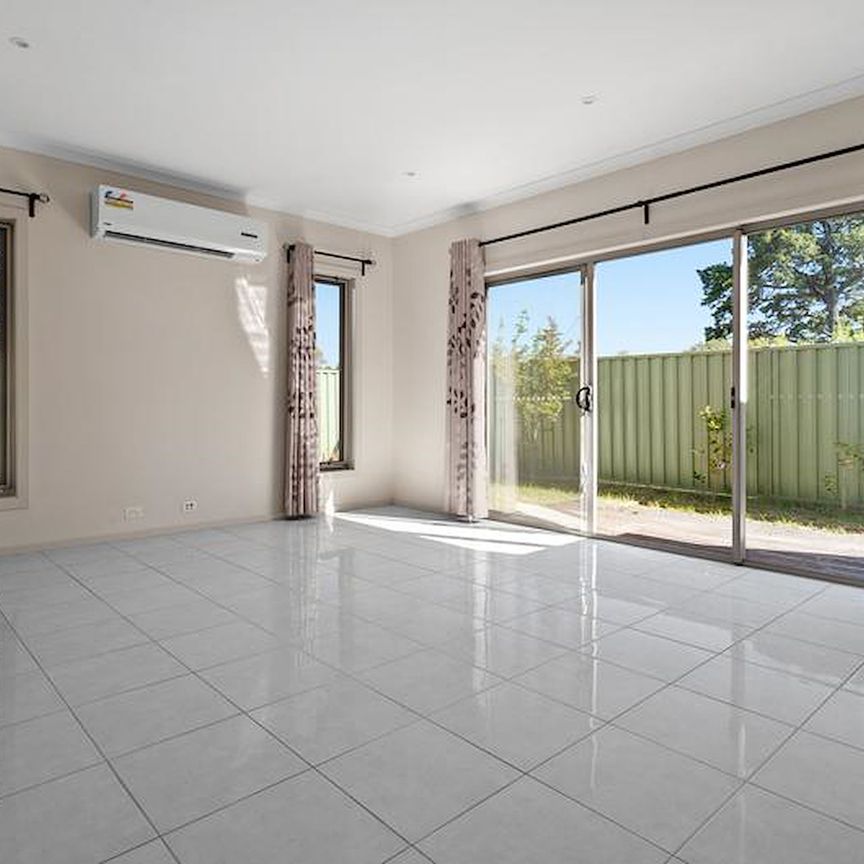 17A Kingsley Grove, Mount Waverley. - Photo 1