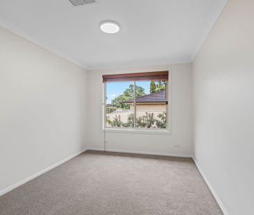 Immaculately Presented Family Home in Prime Glenwood Location! - Photo 1