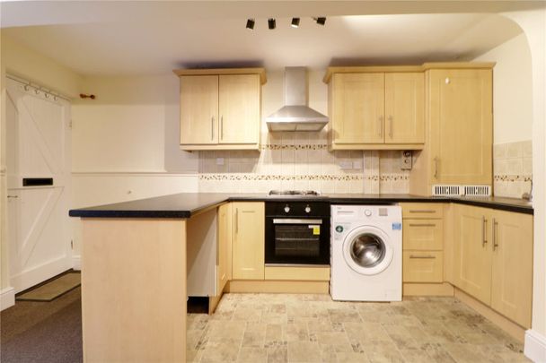 Fleetgate, Barton-Upon-Humber, DN18 - Photo 1