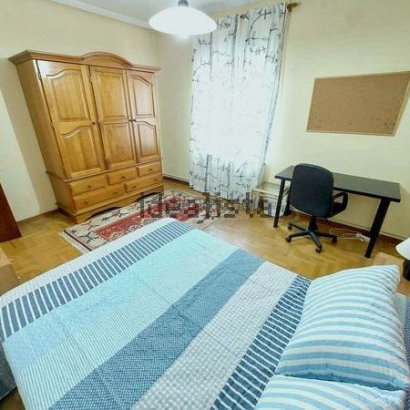 Alquiler de piso en Calle Manuel García Conde - Photo 1