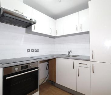 1 bedroom apartment to rent - Photo 2